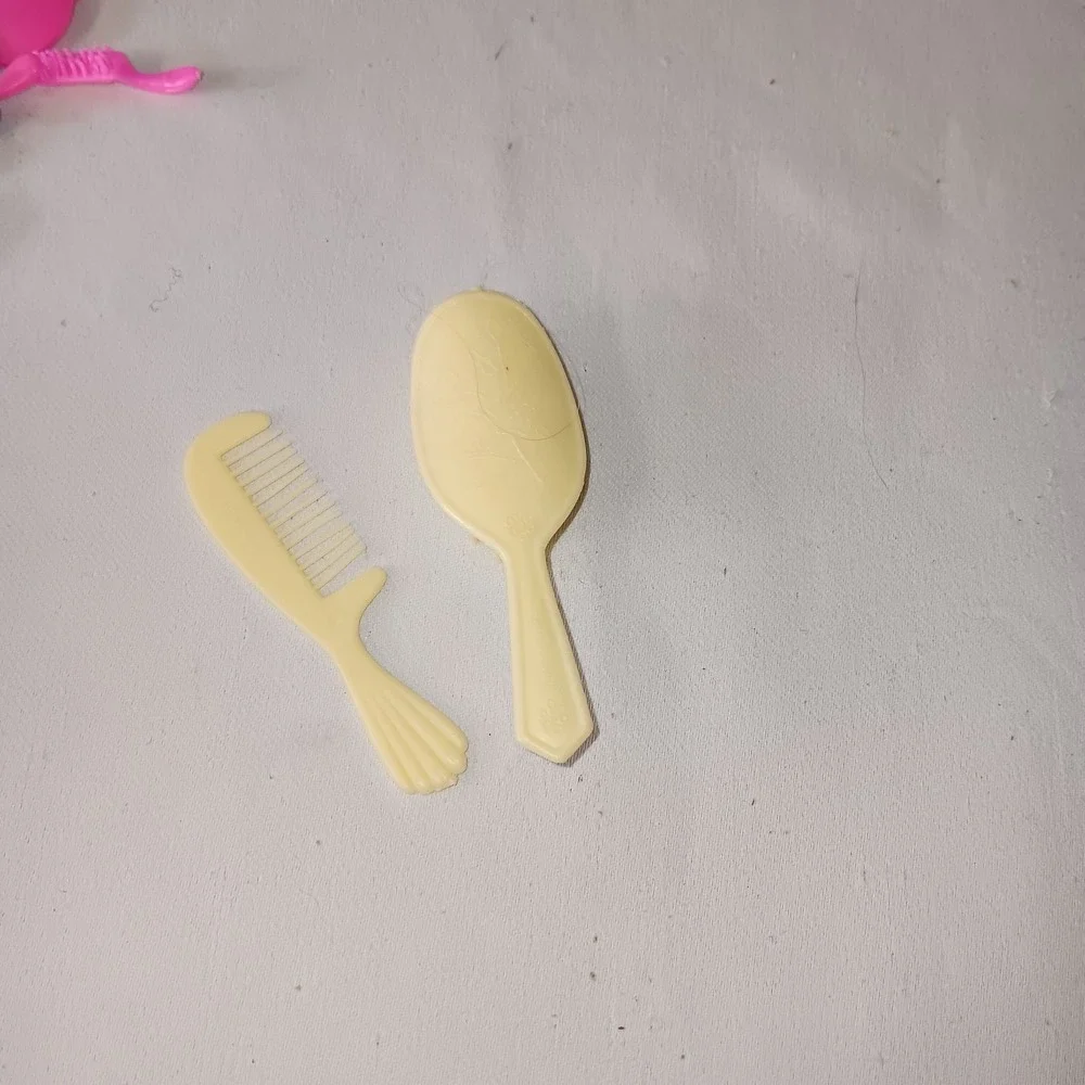 Vintage Doll Brush Comb 3